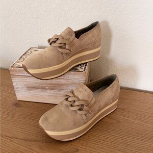 Dolce Vita Beige Platform Chain-Trim Slip-On Loafers